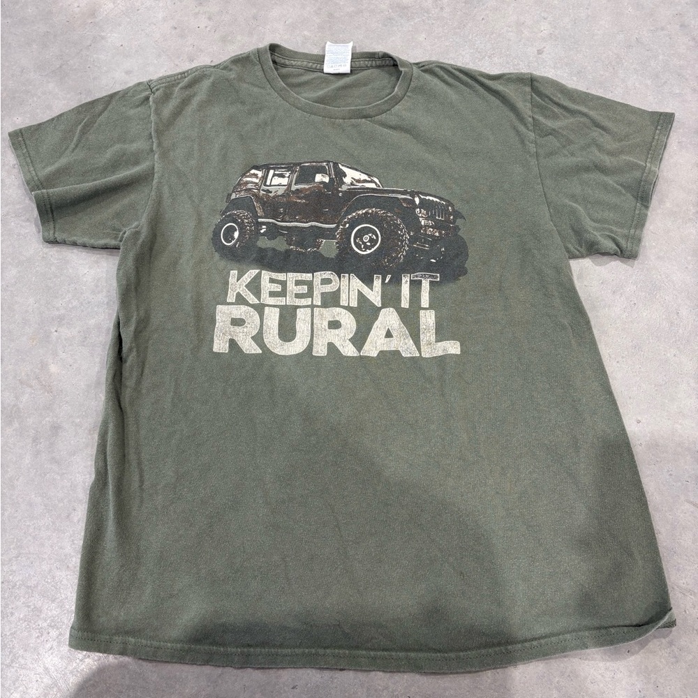 Graphic tee 

Size: M
